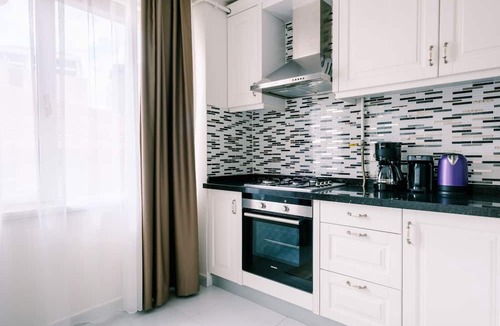 Fenerbahce Apartment | Marina Close Duplex with Patio, 5 min to Sea View