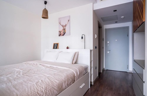 Mahmutbey Apartment | Flat w City View Wall 5 min to Mall of Istanbul