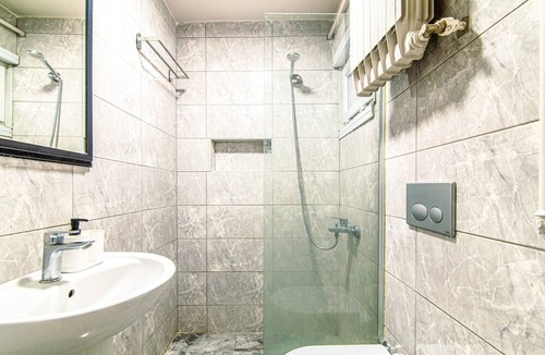 Nisantasi Apartment | Stunning Flat with Excellent Location in Tesvikiye