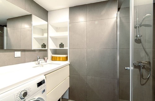 Kagithane Apartment | Modern Flat near Sapphire Shopping Mall