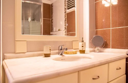 Konak Apartment | Flat with Mesmerizing Sea View in Konak