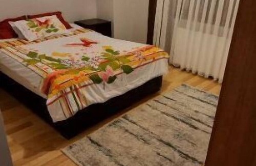 Tarabya Mahallesi Apartment | Koruya ve sahile yakın aile dairesi.
