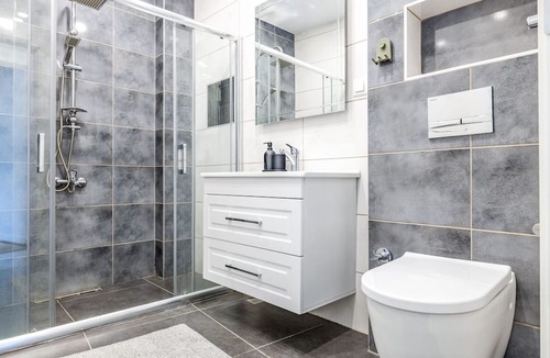 Bostanci Apartment | Elegant Flat Orchard Ave, 7 Min to Beach