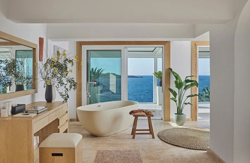 Yalikavak Villa | Mediterranean oceanfront Turkish villa. Private pool & private beach access.