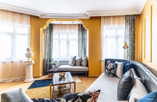 Tophane Apartment | Exclusive Flat with Balcony, 5 minutes to İstanbul