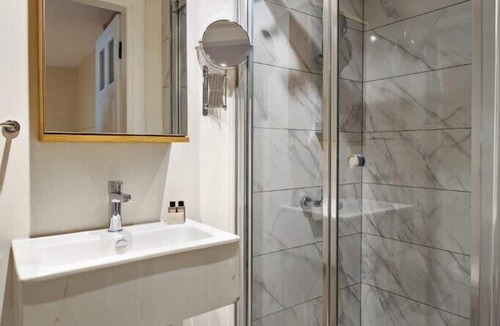 Arnavutkoy Apartment | This apartment is a 1 bedroom(s), 1 bathrooms, located in Beşiktaş, İstanbul.