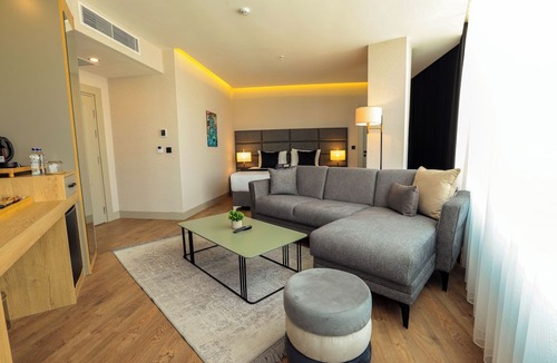 Corlu Hotel | BRAND BUSINESS SUITS