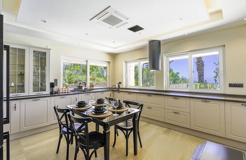 Demirtas Villa | Villa w Sea View Terrace and Pool 5 min to Beach