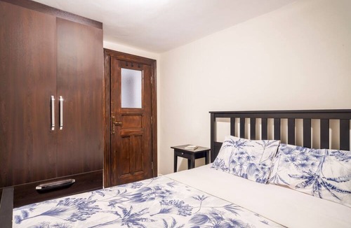 Kabatas Apartment | Convenient Flat w Garden 10 min to Galataport