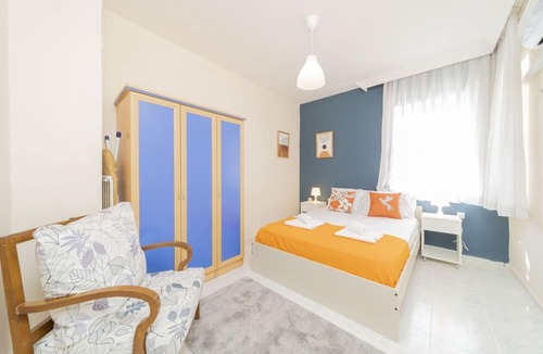 Guzeloba Mahallesi Apartment | Flat w Balcony 10 min to Lara Beach in Antalya