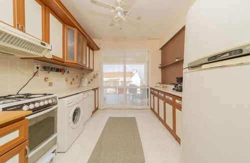 Guzeloba Mahallesi Apartment | Flat w Balcony 10 min to Lara Beach in Antalya