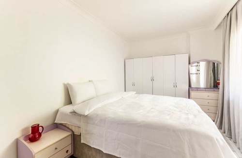 Maltepe Apartment | Chic Spacious Flat With Garden in Istanbul Maltepe