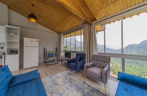 Konyaalti Apartment | Convenient and Scenic Flat in Antalya