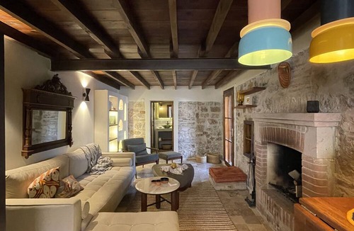 Ayvalik City Center House | Cheerful, Greek rooted Ayvalık townhouse