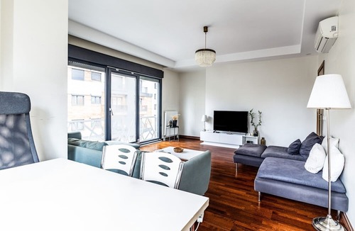 Suadiye Apartment | Spacious Flat Near Bagdat Avenue in Suadiye