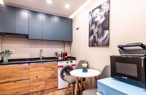 Balat Apartment | Charming Balat Haven | Idyllic Location in Balat