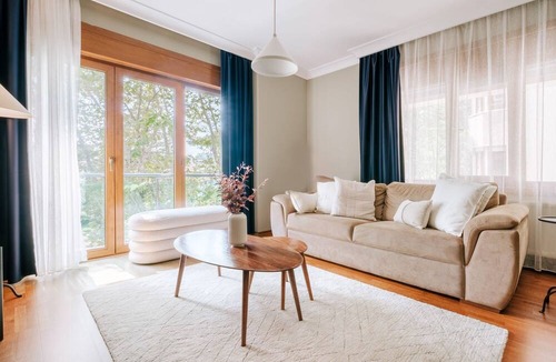 Bostanci Apartment | Stylish Retreat w Balcony 2 min to Bagdat Ave