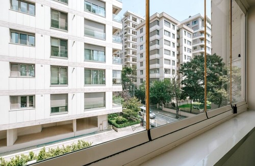 Bostanci Apartment | Stylish Retreat w Balcony 2 min to Bagdat Ave