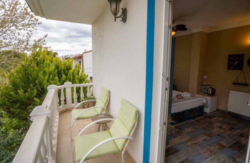 Mithatpasa Hotel | Cunda Ada Kızı Otel