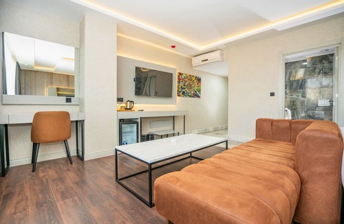 Sekerpinar Hotel | 216 Station Suite Gebze