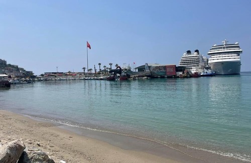 Kusadasi City Centre Apartment | Fine apartment in the center of Kusadasi. 2 minutes walk to the beach. pure nostalgia