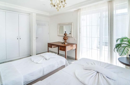Ciftlik Villa | Villa w Private Pool Garden 5 min to Beach