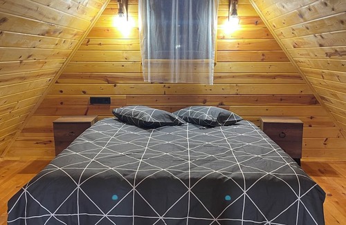 Yomra Ski Chalet | Şehi̇r Merkezi̇ne Yakin Doğa ve Deni̇z Manzarali 4 Yatakli Bungalov