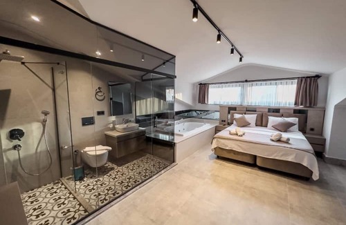 Fethiye City Center Villa | Luxurious Villa w Pool Sauna Patio in Fethiye