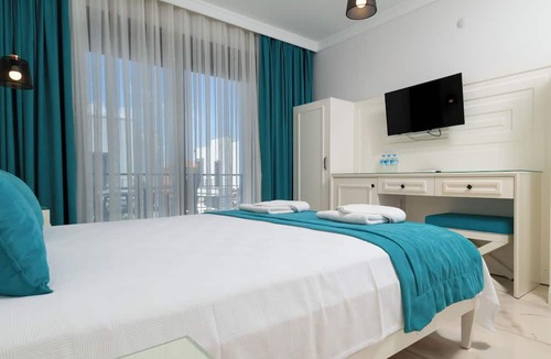 Mithatpasa Hotel | Cunda Garden