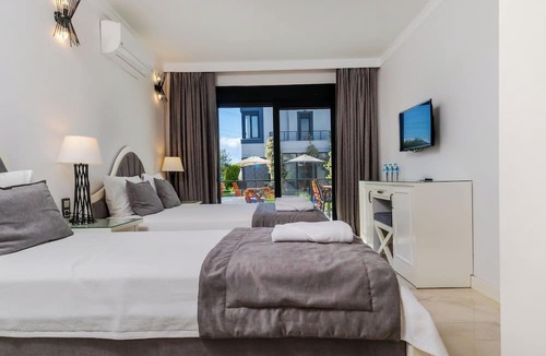 Mithatpasa Hotel | Cunda Garden