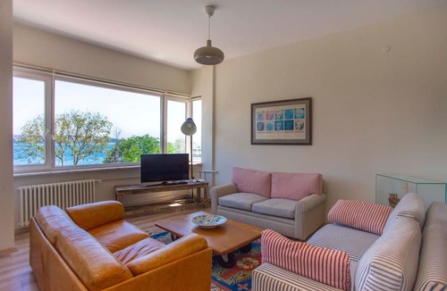 Kabatas Condo | Cozy Waterfront Apt. with a Stunning View