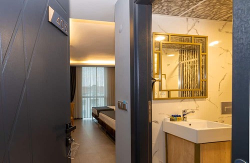 Arnavutkoy Hotel | Fly And Stay Airport Hotel