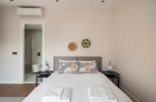 Galata Apartment | This apartment is a 1 bedroom(s), 1.5 bathrooms, located in Beyoğlu, İstanbul.