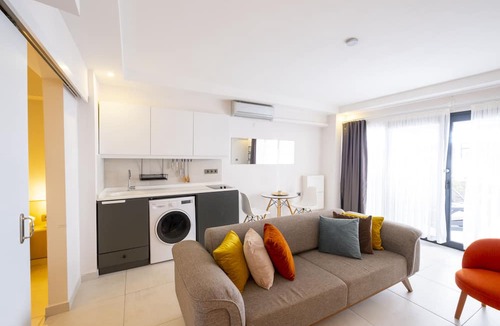 Marmaris City Center Condo | Ezgi's Apartment With Terrace in Marmaris