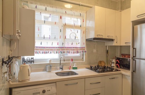 Bakırkoy Apartment | Stylish & Comfy in the City Center