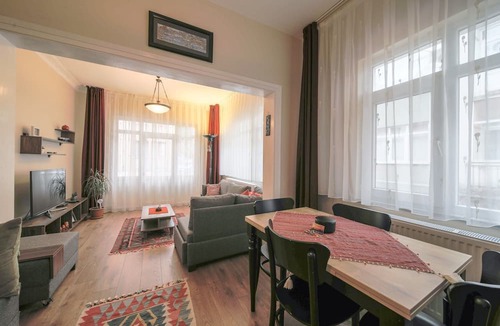 Bakırkoy Apartment | Stylish & Comfy in the City Center