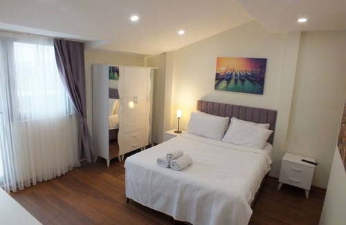 Bakırkoy House | Central cozy flat with terrace & sea view