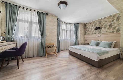 Emin Sinan Hotel | Castle Franco Suites