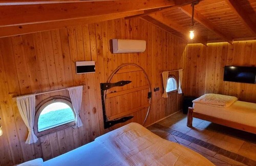 Olympos Hotel | Hobbitton Village