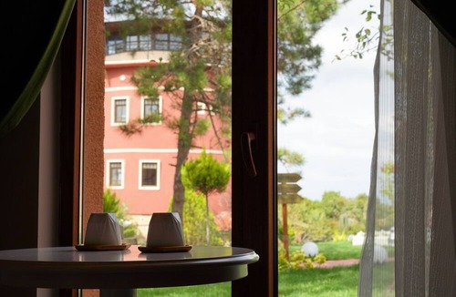 Arnavutkoy District Hotel | Kule Hotel Airport Istanbul