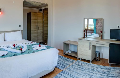 Mithatpasa Hotel | Cunda Bal Konak