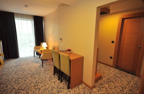 Bahcelievler Hotel | Hotel Osaka Airport