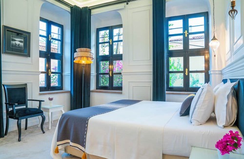 Ayvalik Hotel | Siyah Lale Cunda 1841