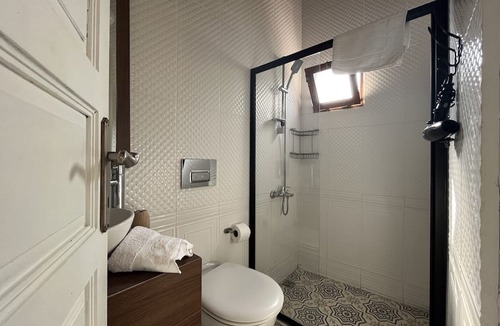 Bozcaada Bed & Breakfast | İrmak Bag Evi