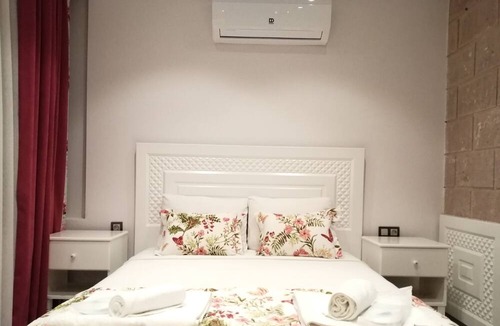 Mithatpasa Hotel | Cunda Pusula Otel