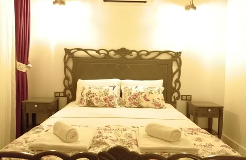 Mithatpasa Hotel | Cunda Pusula Otel