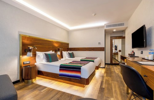 Old Town Hotel | HAY Hotel Alsancak