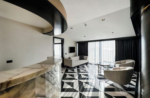 Kusadasi City Centre Hotel | Charisma De Luxe Hotel