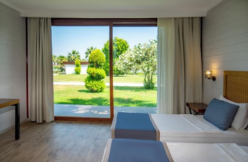 Kusadasi Hotel | RİSUS RESORT HOTEL KUŞADASI
