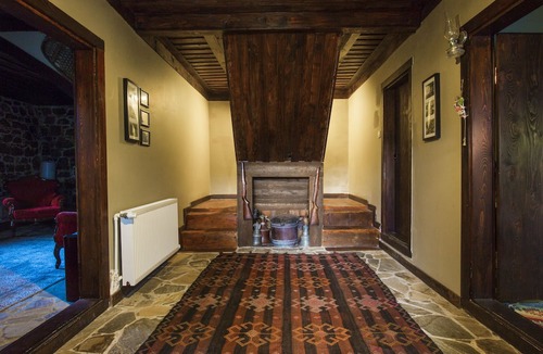 Akcaabat Villa | Şamlıoğlu Historical Mansion